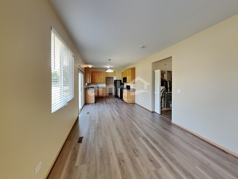 Building Photo - 25222 Declaration Dr