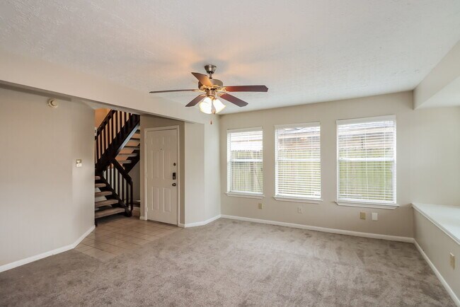 Building Photo - 16602 Quiet Trail Dr