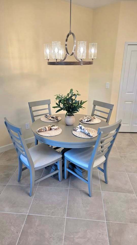 Building Photo - 15035 Sunny Day Dr