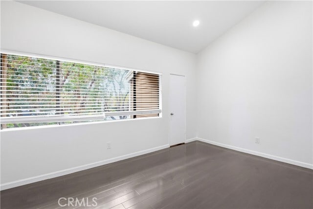 Building Photo - 252 Pineview