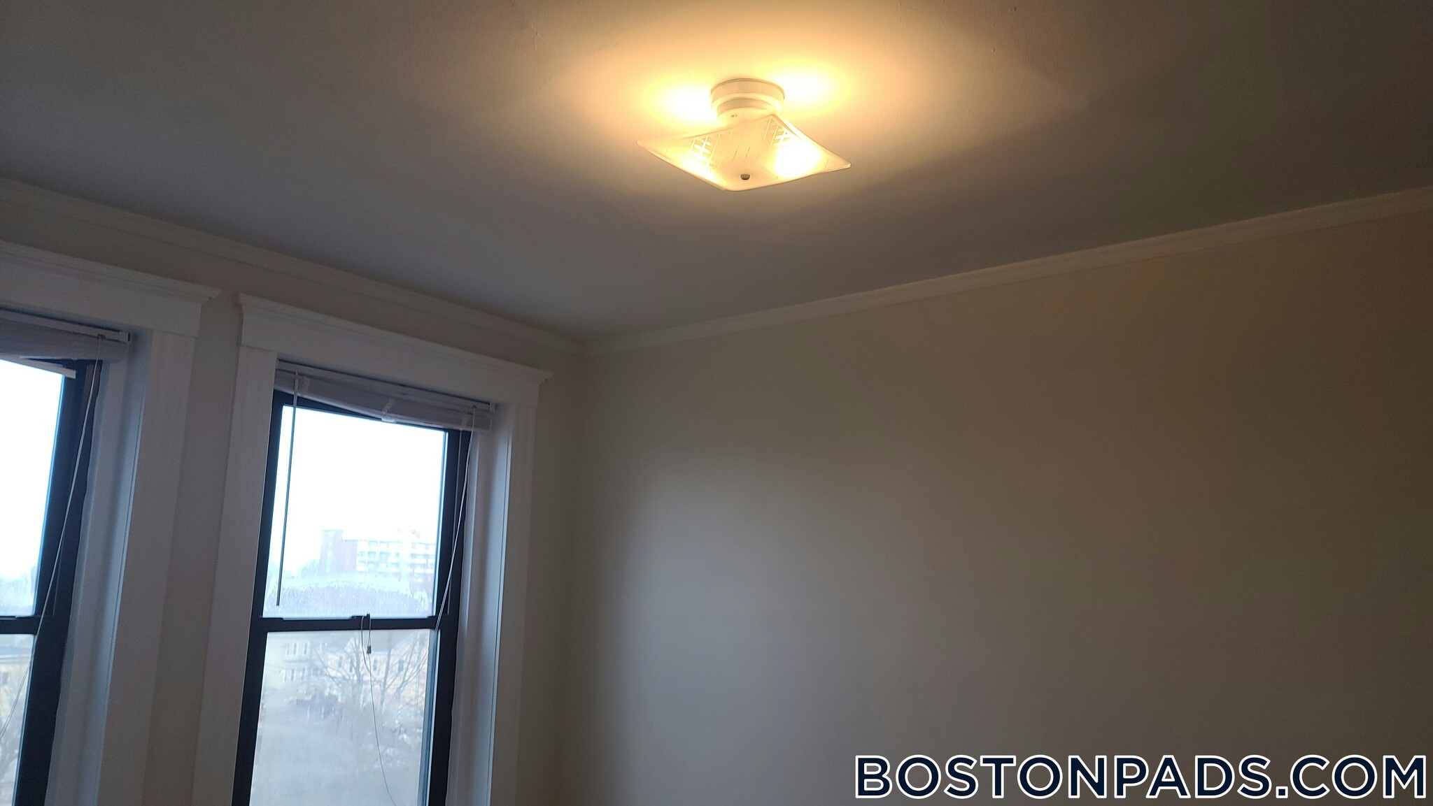 Building Photo - 17-19-19 Washington St S