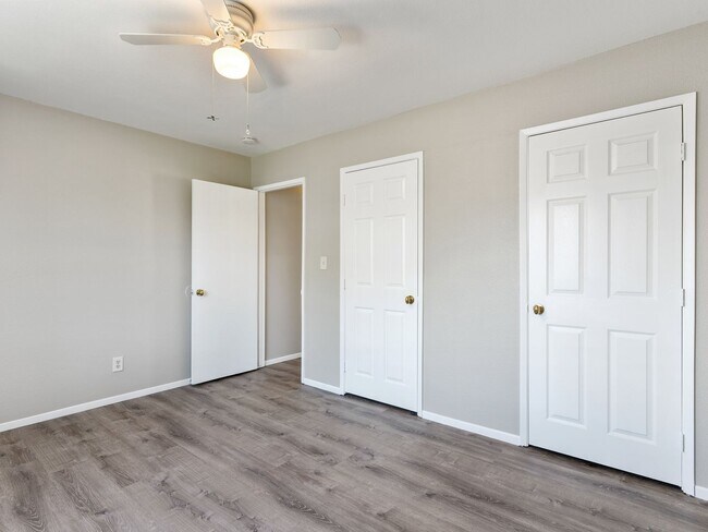Interior Photo - 1050 Gaviota Avenue