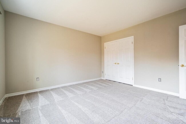 Building Photo - 1713 N Troy St