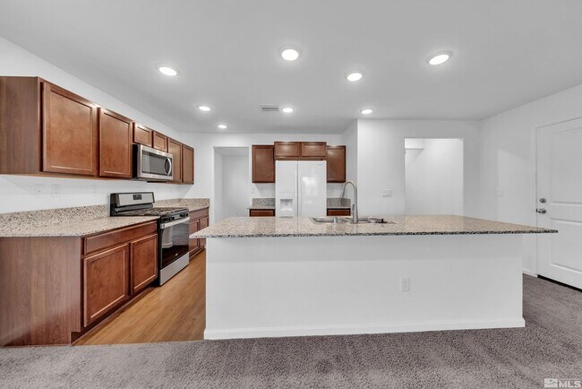 Building Photo - 698 Valmy Dr
