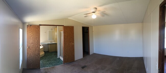 Building Photo - Newly remodeled 2 BDR / 2BA