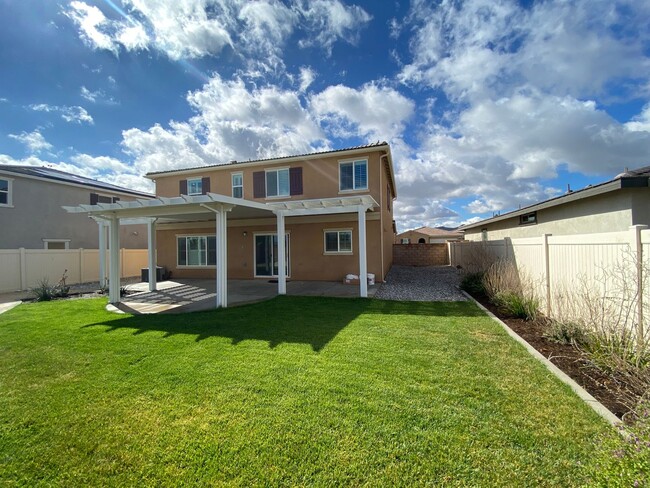 Building Photo - Beautiful Home in Perris