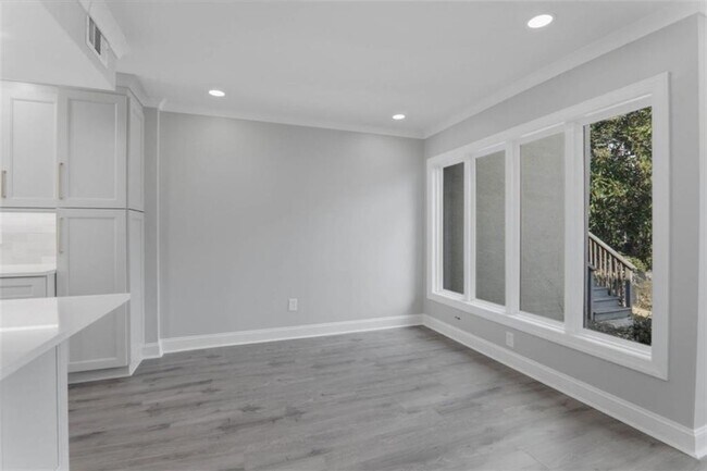 Building Photo - 49 Ivy Gates NE