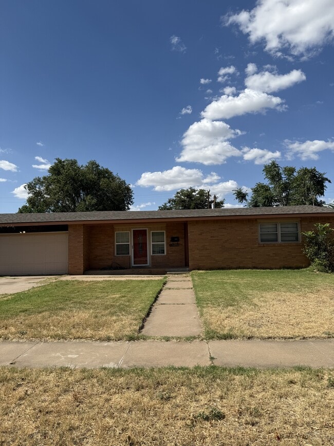 Primary Photo - 3208 37th St