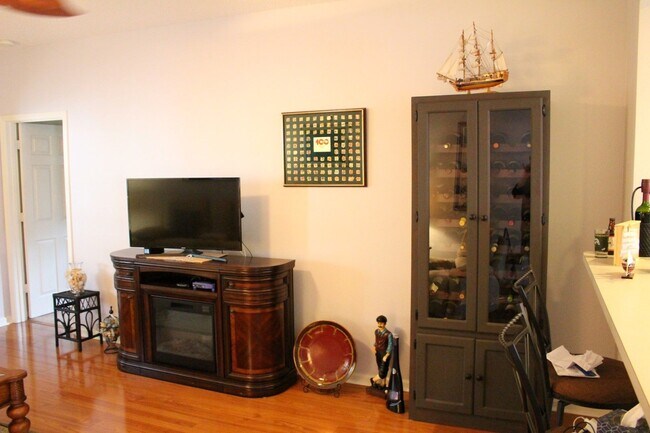 Building Photo - 149 Lazy Daisy Dr