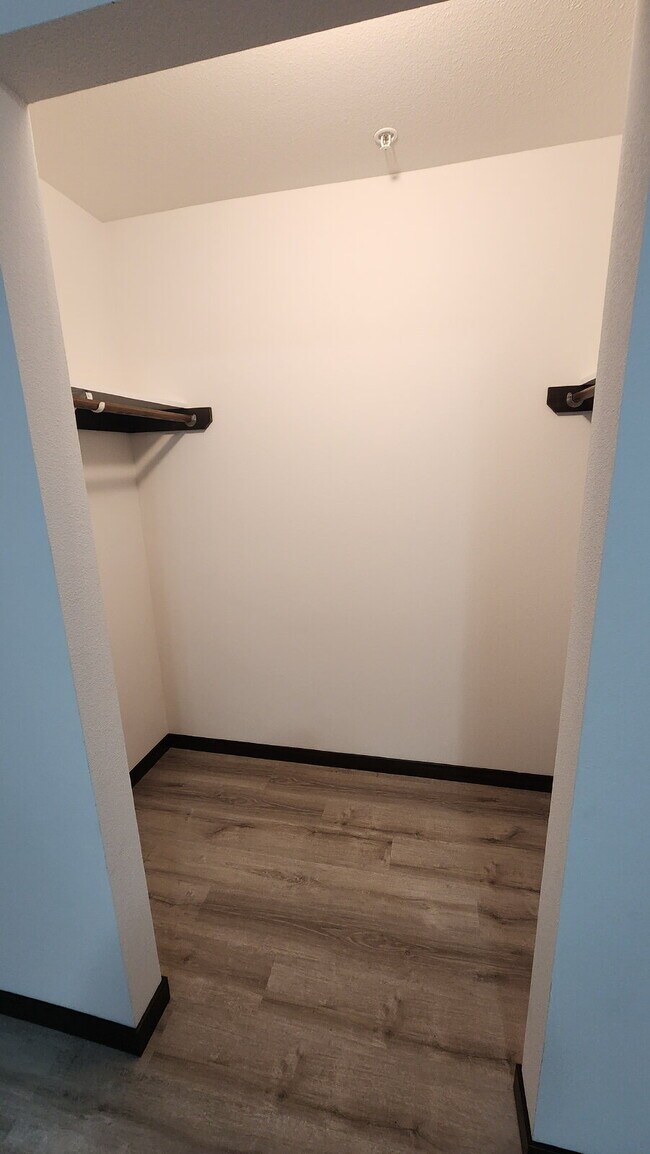 Building Photo - Modern 2 Bedroom, 2 Bathroom Residence wit...