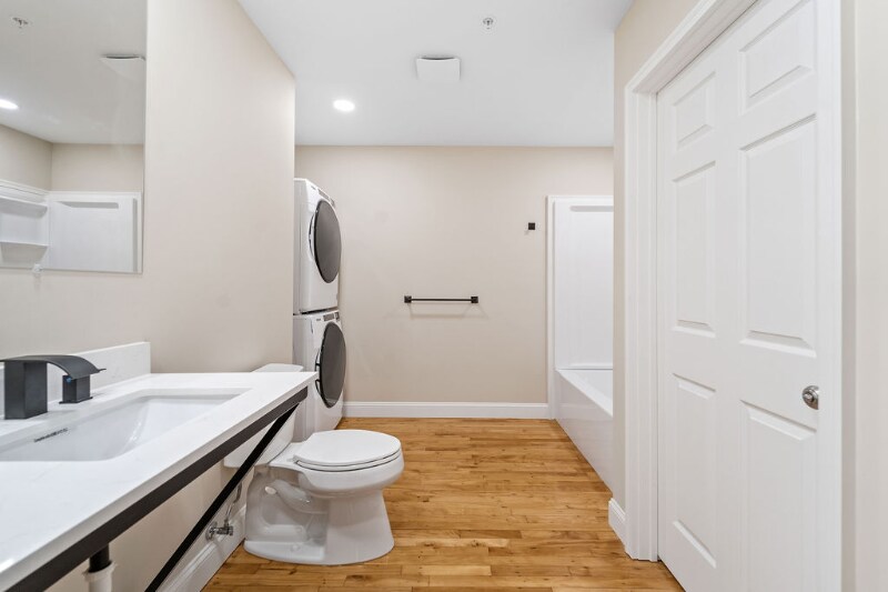 Building Photo - 33 Court St