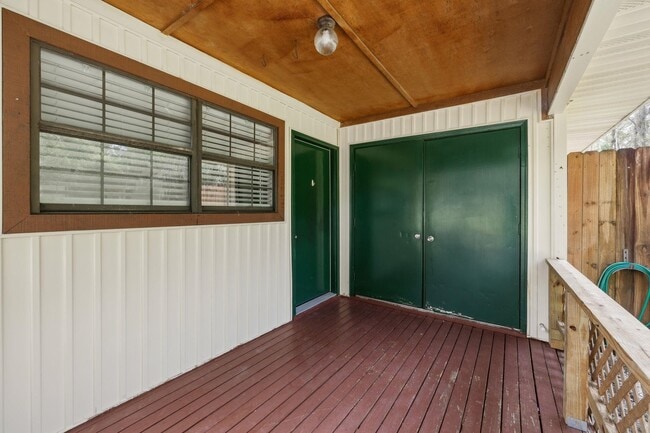 Building Photo - 103 Douglas Rd