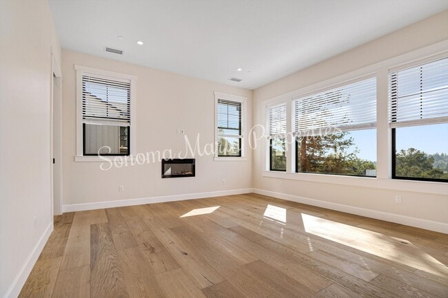 Building Photo - Stunning Brand-New Home in Fountaingrove | 3 Bed + 3.5 Bath | 2,968 Sq Ft