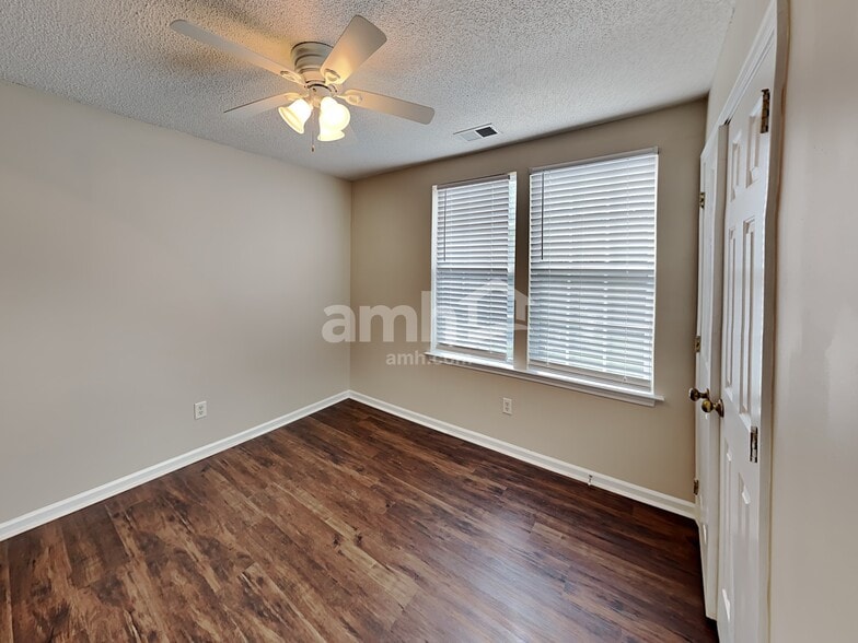Building Photo - 14821 Ashlight Dr