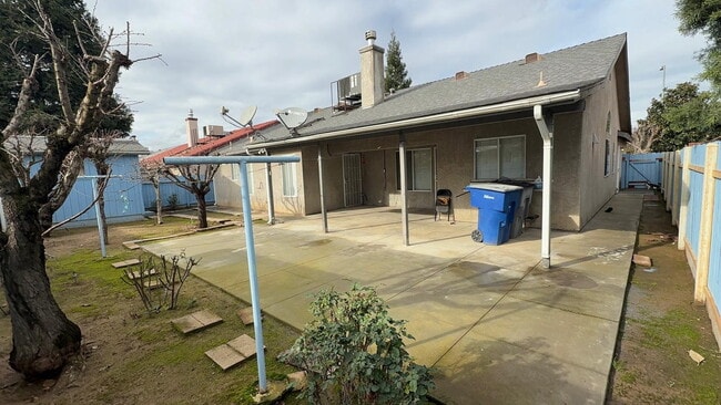 Building Photo - 4275 W Harvard Ave