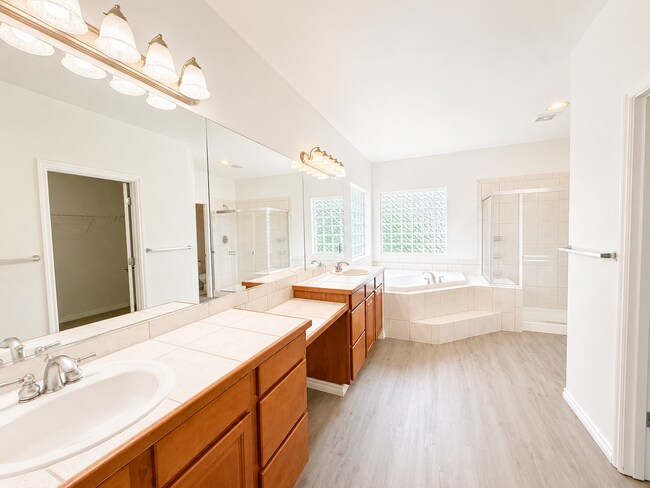 Building Photo - Spacious 4-Bedroom Home with Bonus Room, Trex Deck & Pergola in Prime Maple Valley