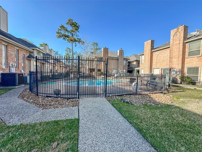 Building Photo - 5515 Strack Rd