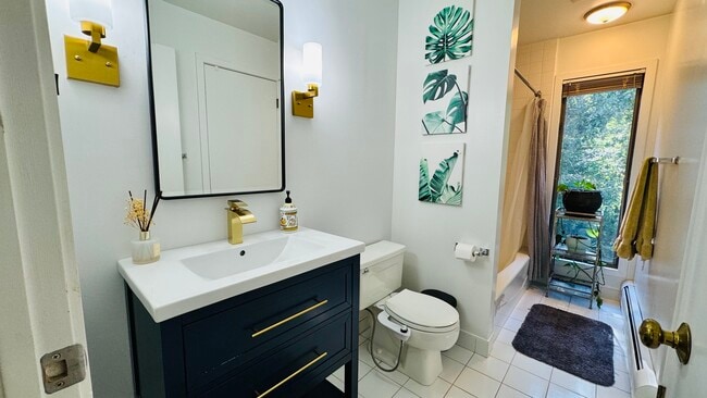 Building Photo - 96 Old Pascack Rd