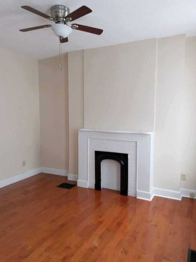 Building Photo - Renovated 1 BD +home office/child's room House with Upgrades