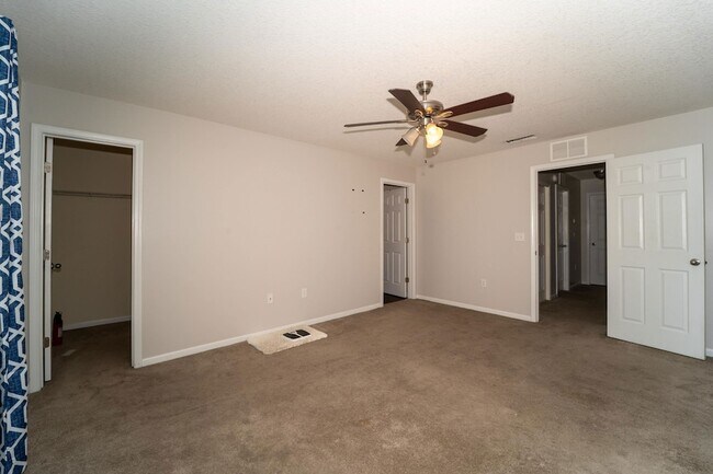 Building Photo - 211 Moultrie Village Ln