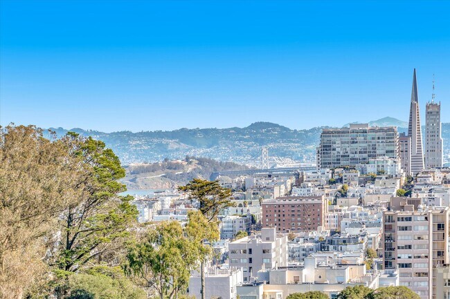 Building Photo - 2200 Sacramento St