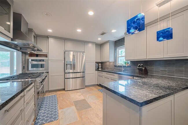 Building Photo - 13622 Comely Ln