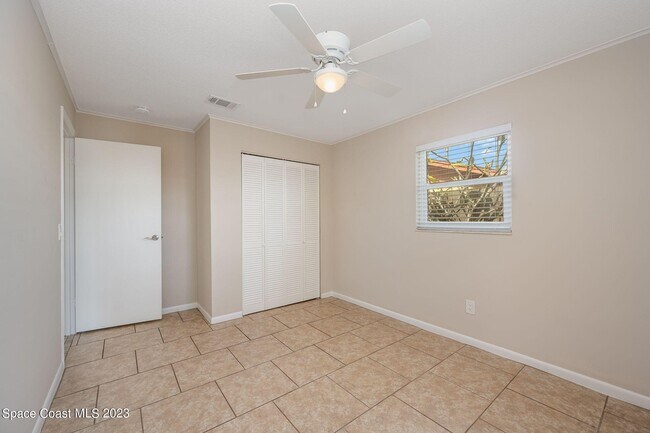 Building Photo - 511 Avignon Dr