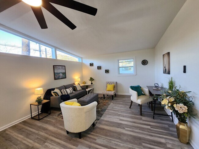 Building Photo - MOVE IN SPECIAL: HALF OFF first full month of rent!!!