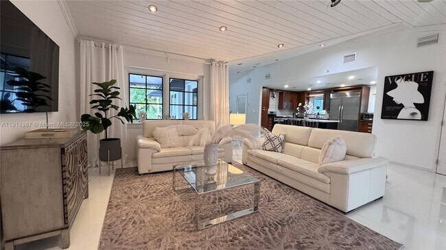 Building Photo - 1332 Van Buren St