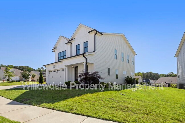Building Photo - 2020 Moonraker Dr