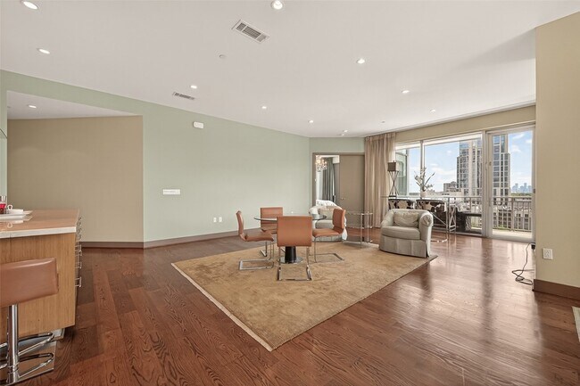 Building Photo - 1600 Post Oak Blvd