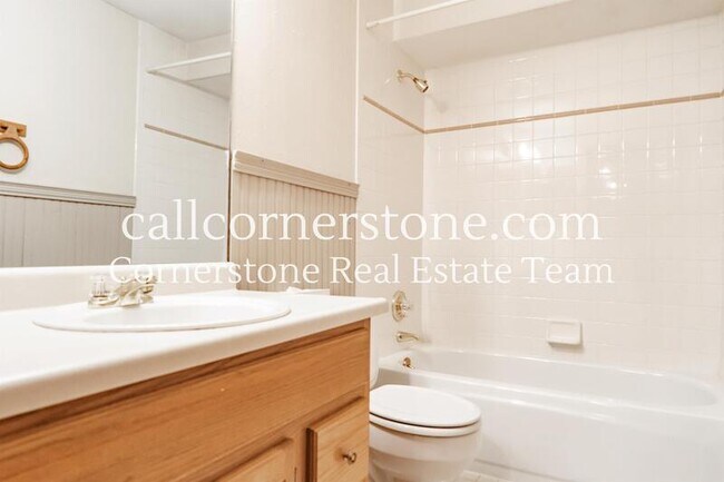 Building Photo - 630 Fernglen Ct