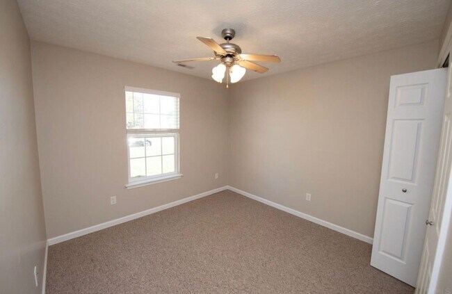 Building Photo - Carrington Estates...3 Bedroom 2 Bath
