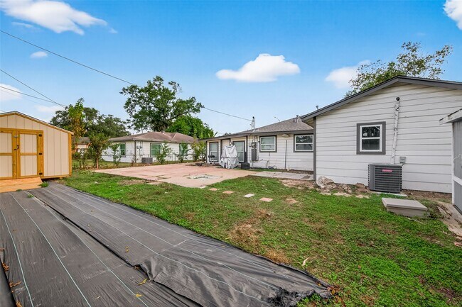 Building Photo - 5613 Dorothy Ann Dr