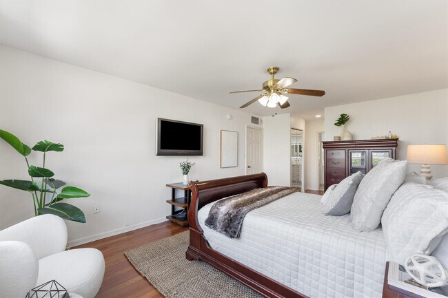 Building Photo - 2851 NE 183rd St