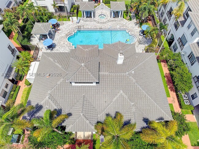 Building Photo - 725 SW 148th Ave