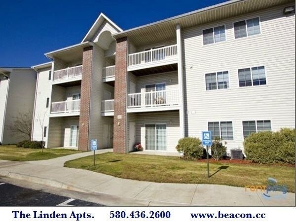Primary Photo - 1315 N Oak Ave