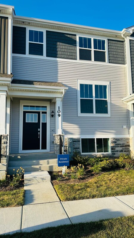 Building Photo - 109 Harvest Ln