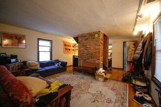 Building Photo - 107 Howe St