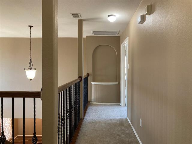 Building Photo - 615 Lone Ridge Way