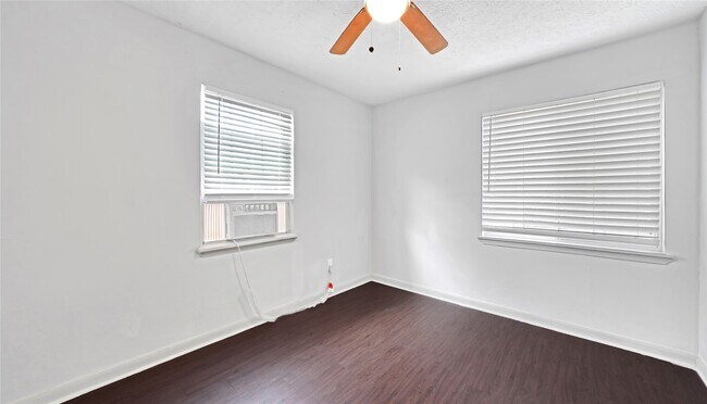 Building Photo - 2503 Delano St