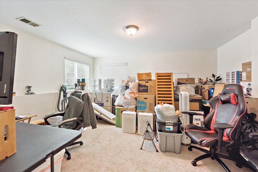 Family room - 5155 Golden Eagle Pky