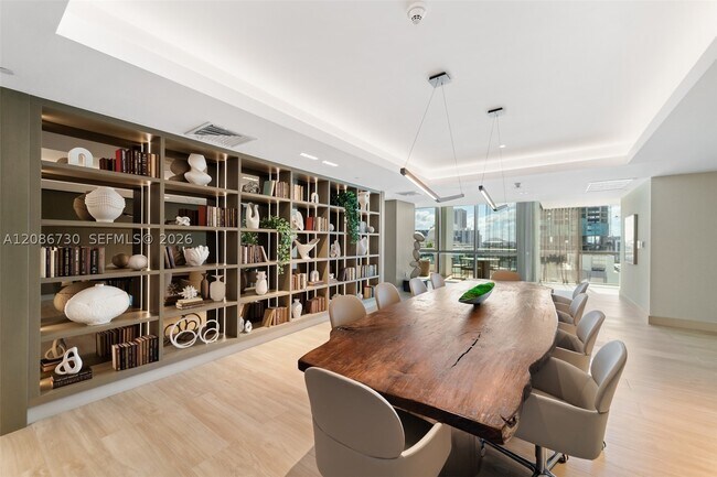 Building Photo - 900 Biscayne Blvd