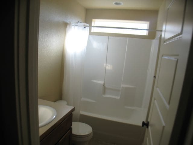 Building Photo - 3 BEDROOM 2 BATHROOM SADDLE RIDGE SINGLE FAMILY HOME