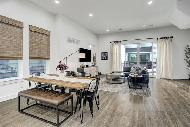 Building Photo - 808 Fisher St