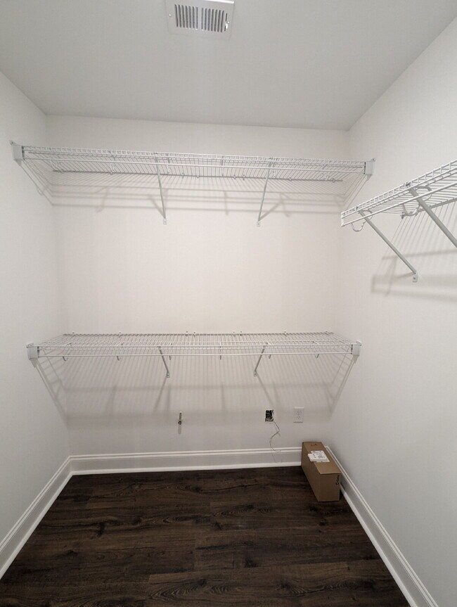 Building Photo - 514 Mdw Crst Cir