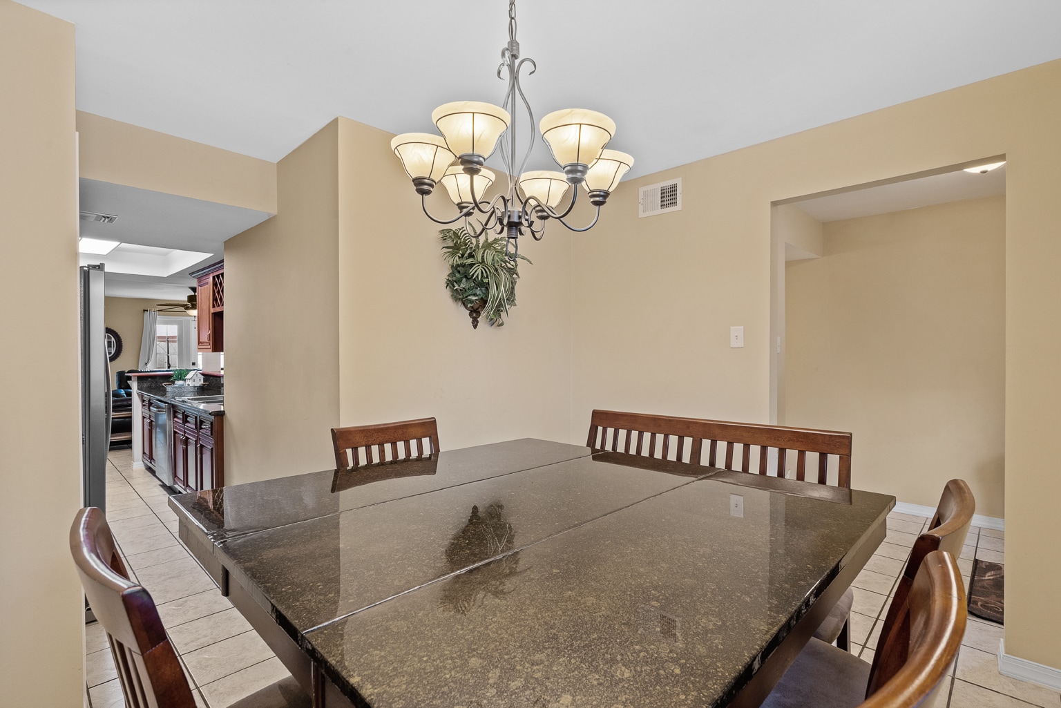 Dining Room - 8426 Williamsburg Cir