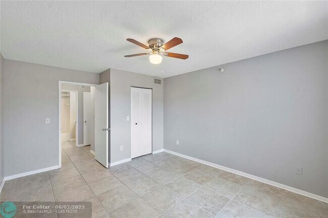 Building Photo - 120 Yacht Club Way