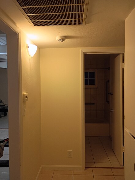 Building Photo - 5605 Layton Dr