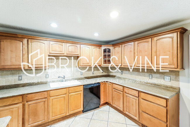 Building Photo - 2664 Denise Dr